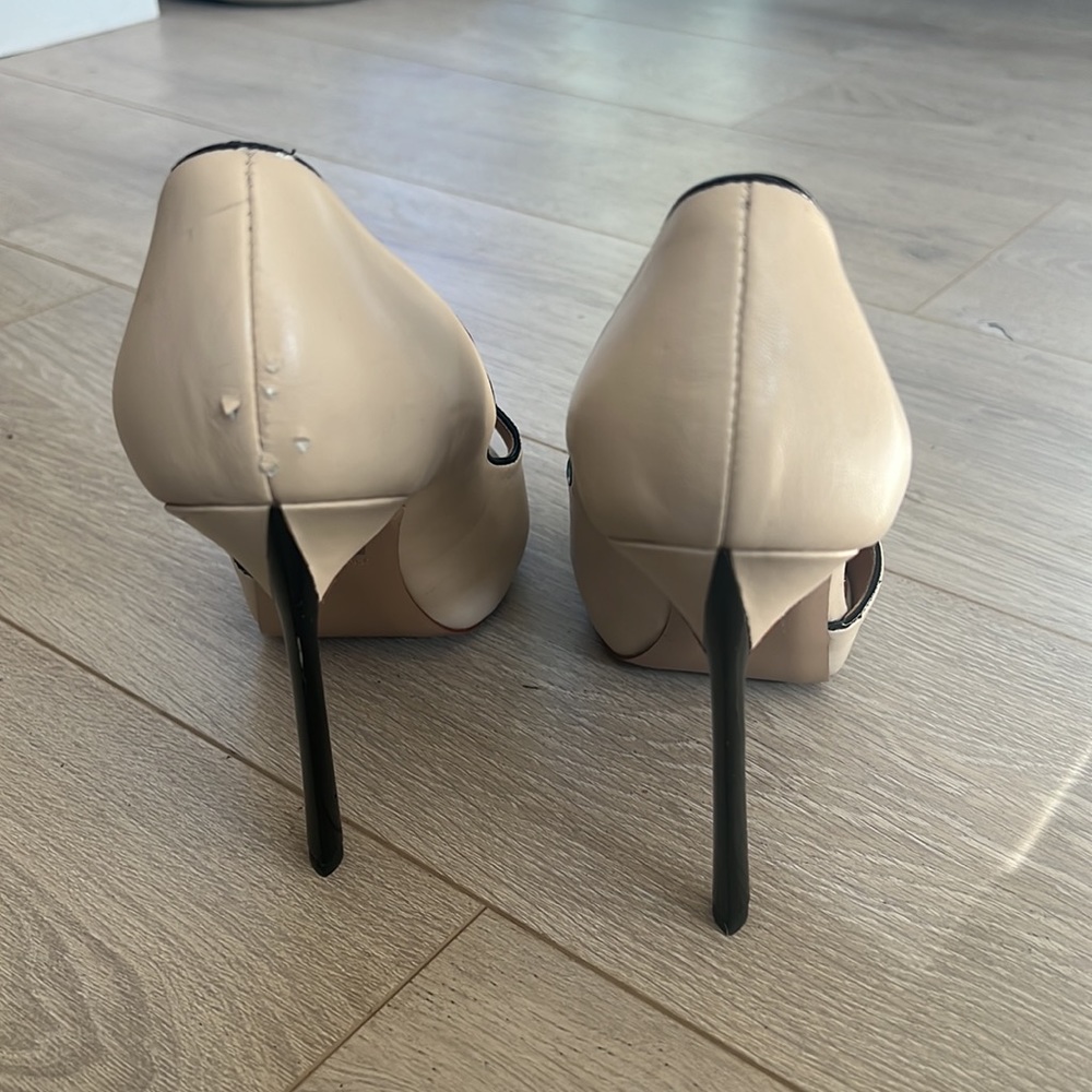 Classy Heels - image 5